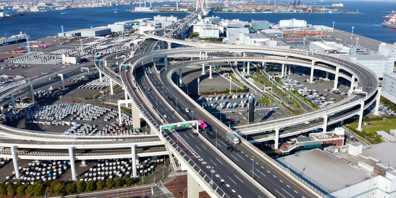 Daikoku Junction on the Shuto Expressway seen from the air, with its stacked loops